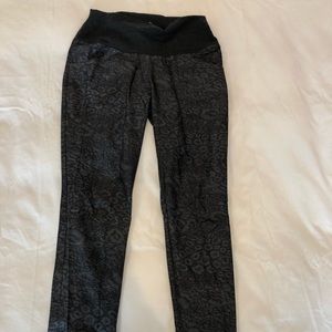 Under the belly grey leopard print size M